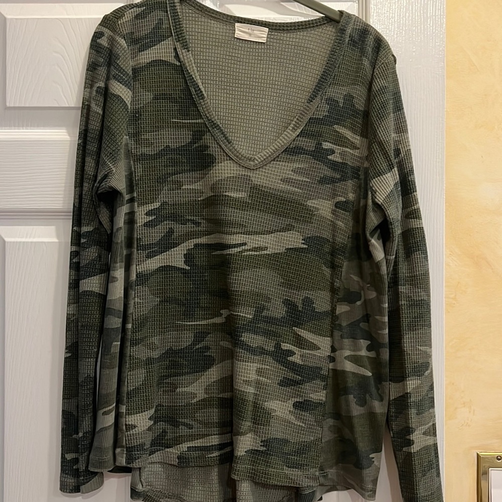 V-Neck long sleeve ladies top